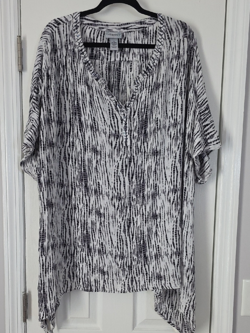 Catherines Black & White Abstract Stripe V-Neck Tunic